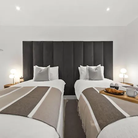 Atlas House Eight شقة