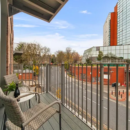 Atlas House Eight Apartman