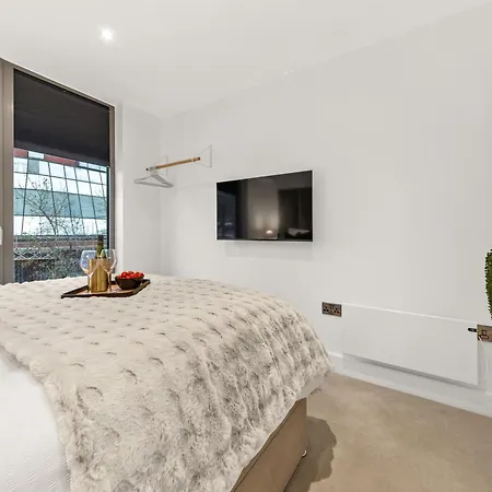 Atlas House Eight Apartman