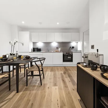 Atlas House Eight Apartman *