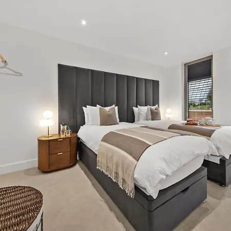 Atlas House Eight * 해러게이트